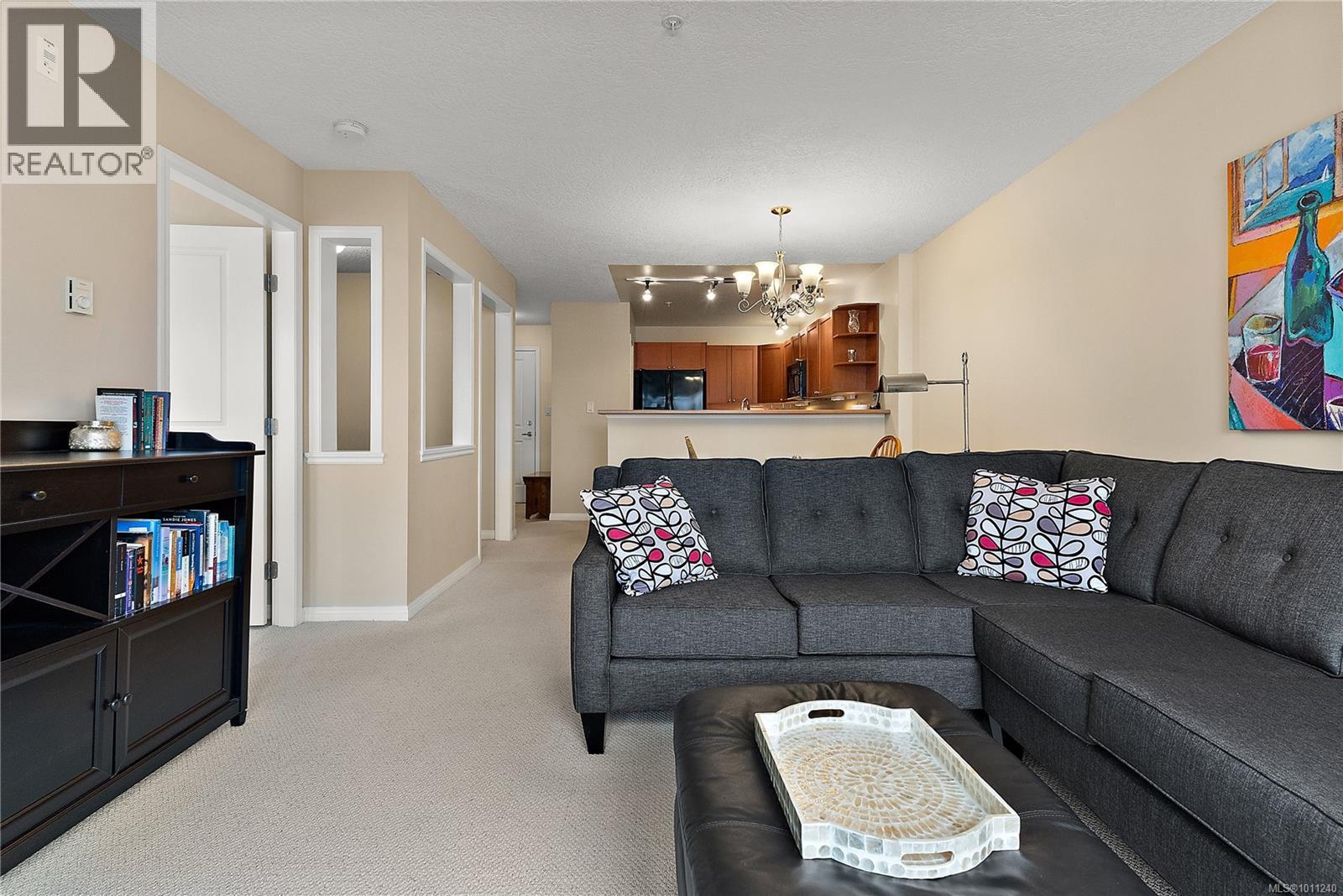 Photo 14 of 302 9840 Fifth St, Sidney BC