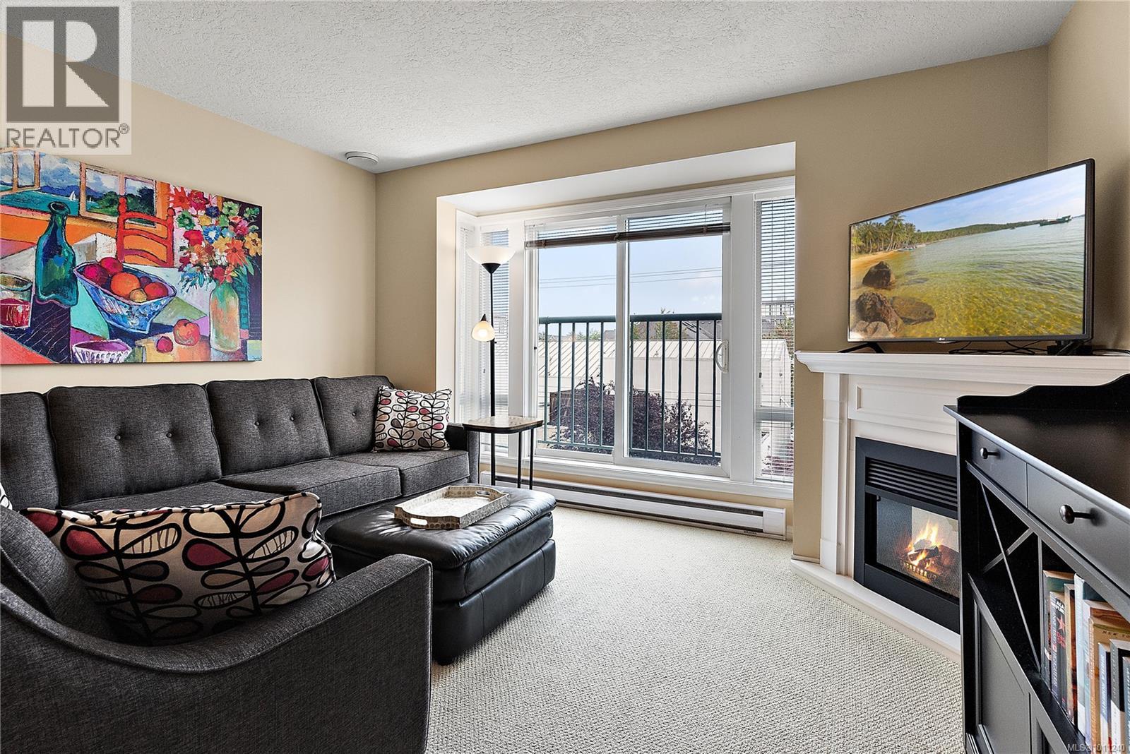 Photo 15 of 302 9840 Fifth St, Sidney BC
