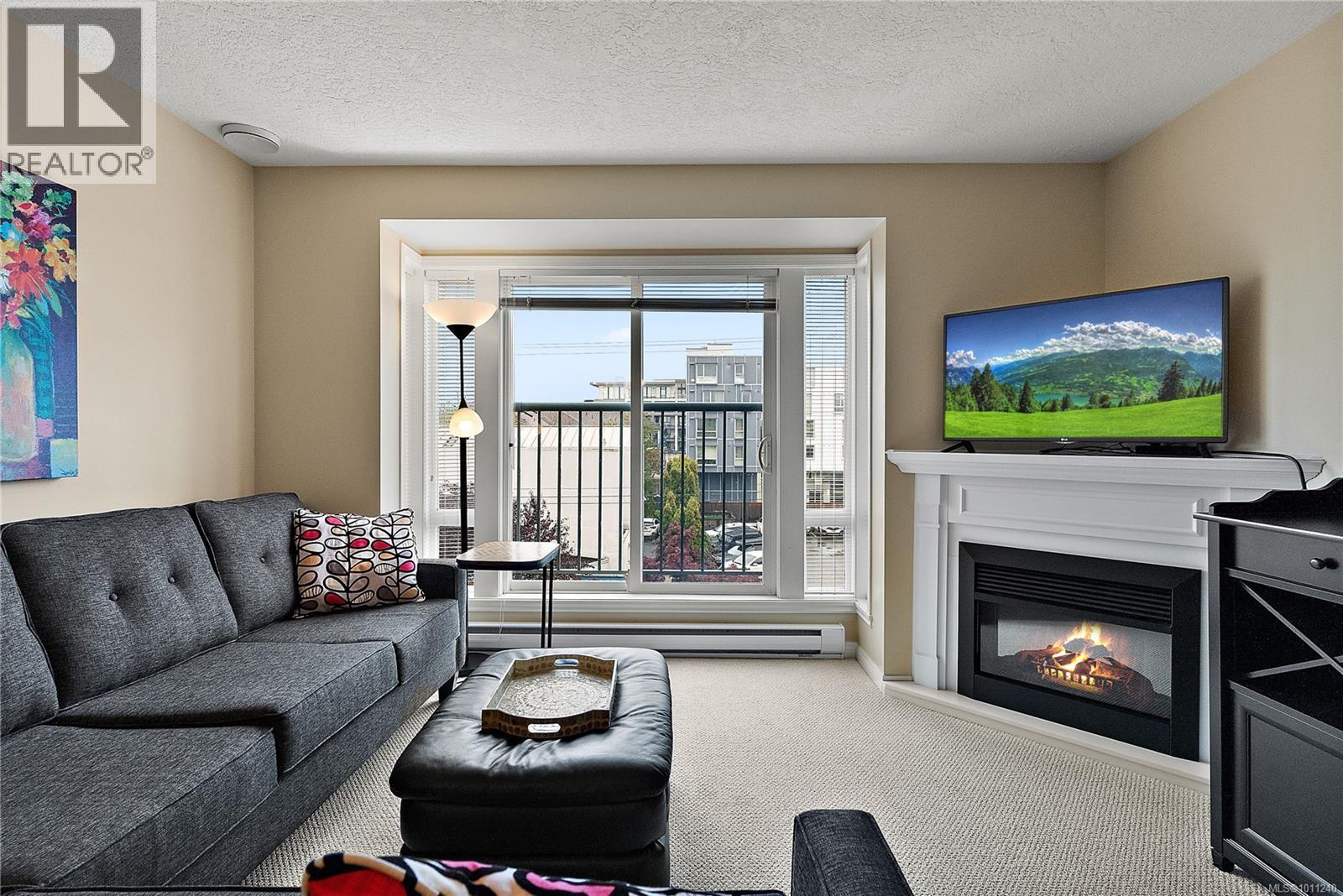 Photo 2 of 302 9840 Fifth St, Sidney BC