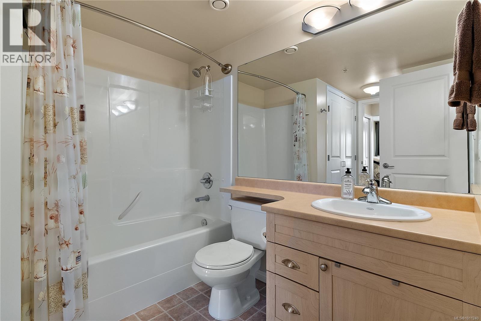 Photo 20 of 302 9840 Fifth St, Sidney BC