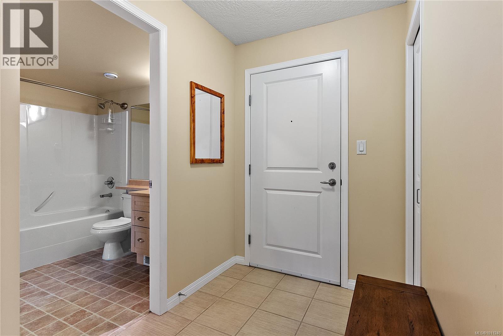 Photo 7 of 302 9840 Fifth St, Sidney BC