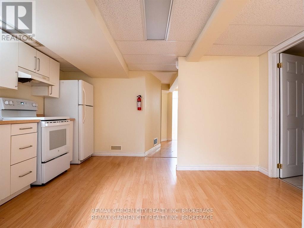 Photo 13 of 9 Churchill Street, St Catharines ON