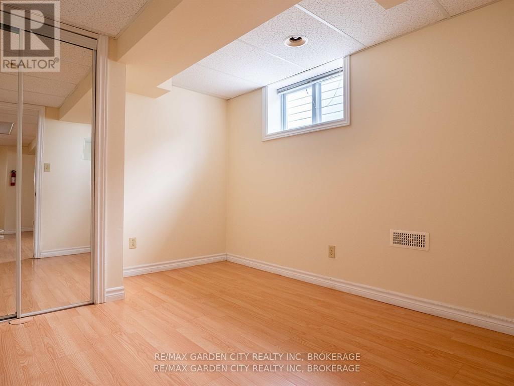 Photo 10 of 9 Churchill Street, St Catharines ON
