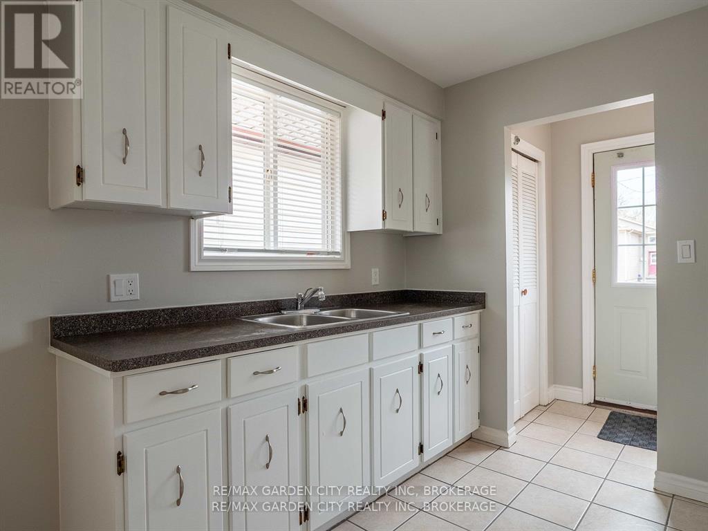 Photo 31 of 9 Churchill Street, St Catharines ON