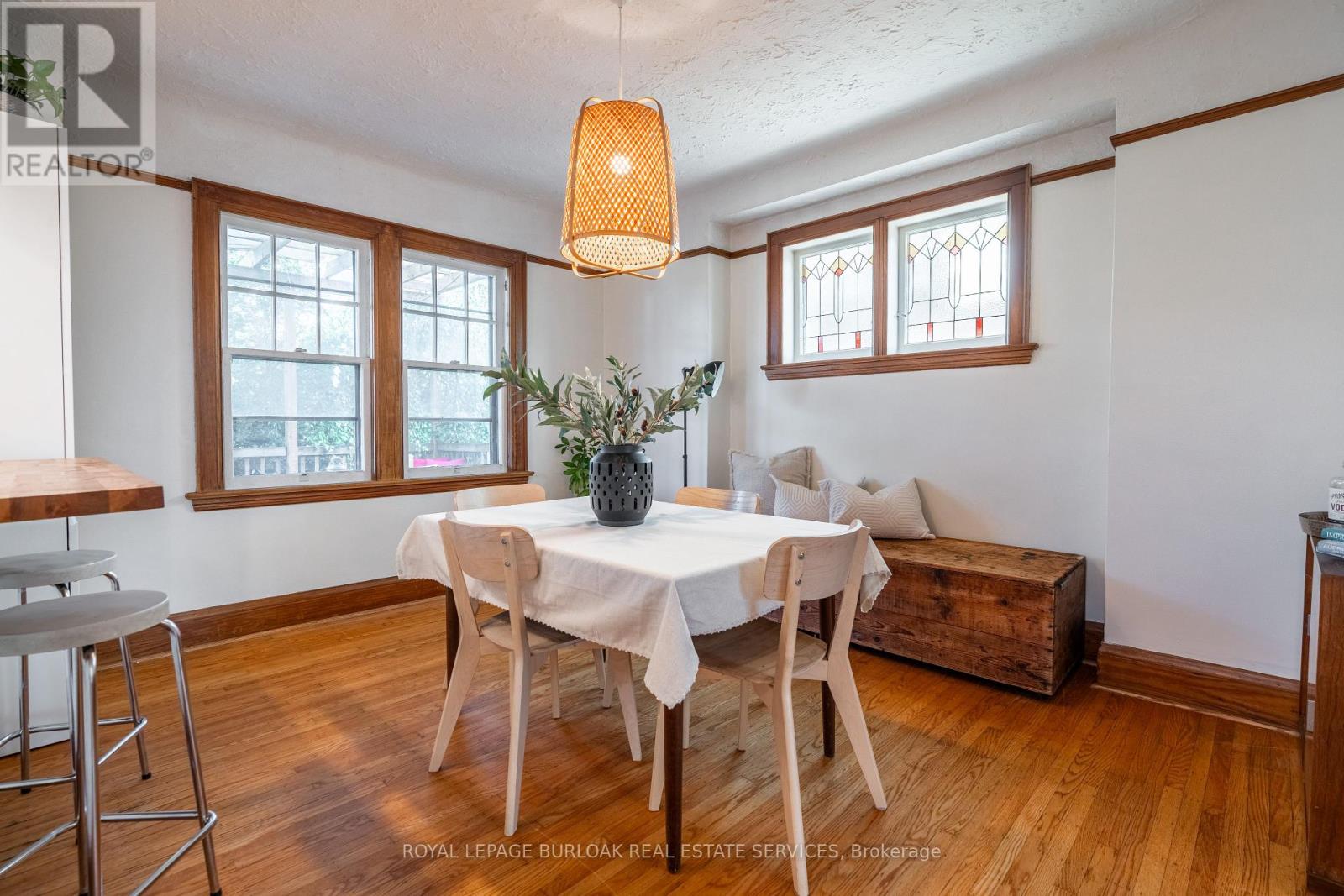 Photo 10 of 26 Weir Street S, Hamilton ON