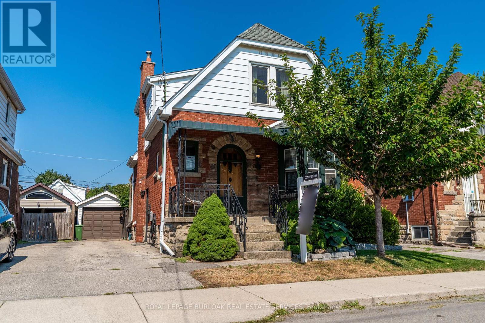 Photo 2 of 26 Weir Street S, Hamilton ON