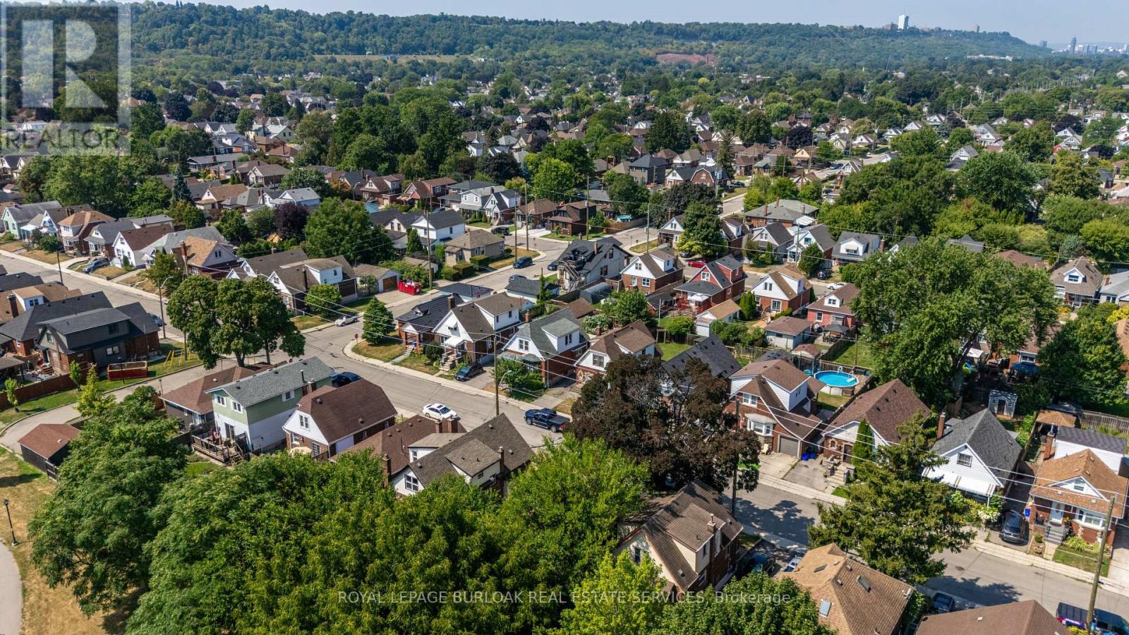 Photo 32 of 26 Weir Street S, Hamilton ON