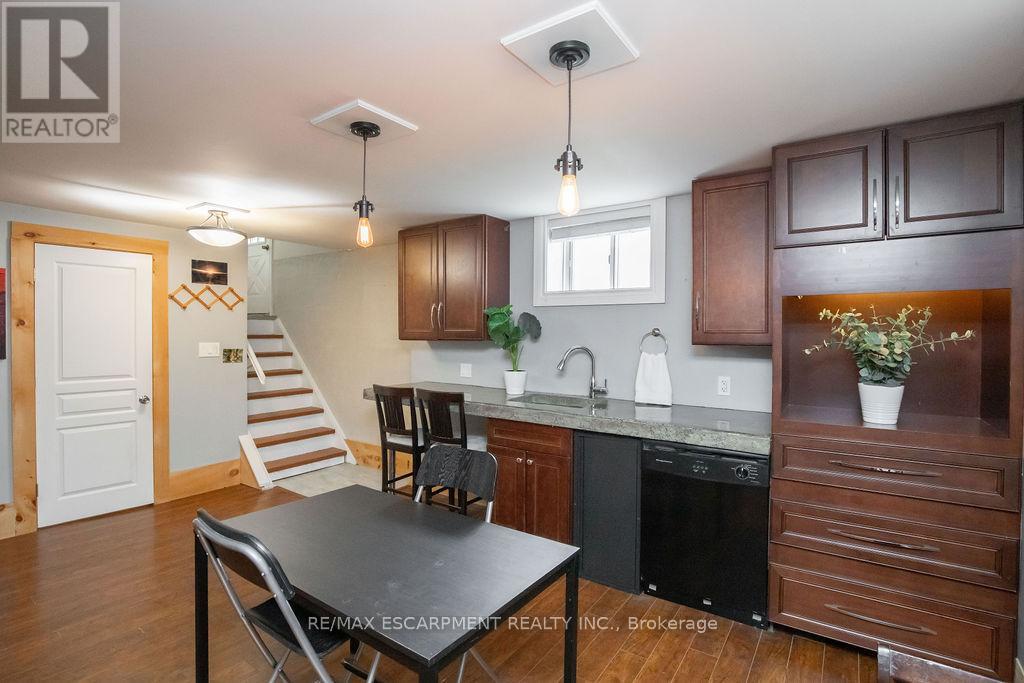 Photo 21 of 60 Ivy Lea Place, Hamilton ON