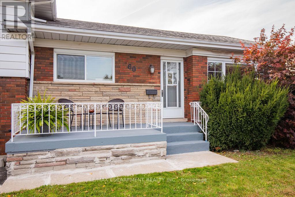 Photo 13 of 60 Ivy Lea Place, Hamilton ON