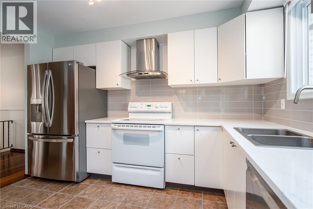 Photo 35 of 12 Academy Crescent, Waterloo ON