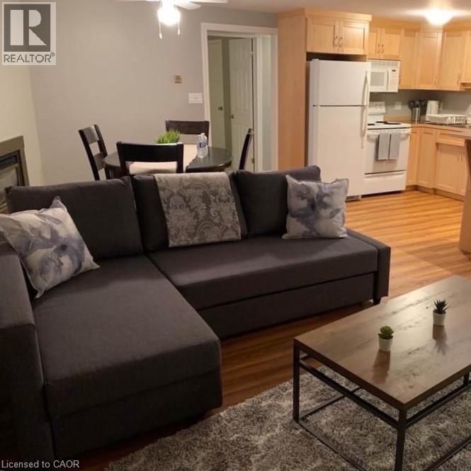 Photo 5 of 101 Lang Crescent, Kitchener ON