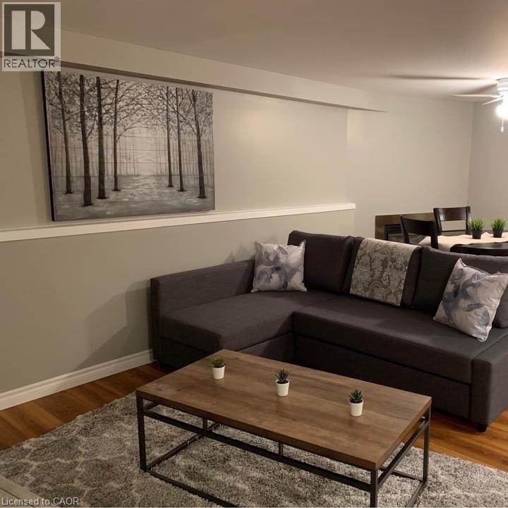 Photo 4 of 101 Lang Crescent, Kitchener ON