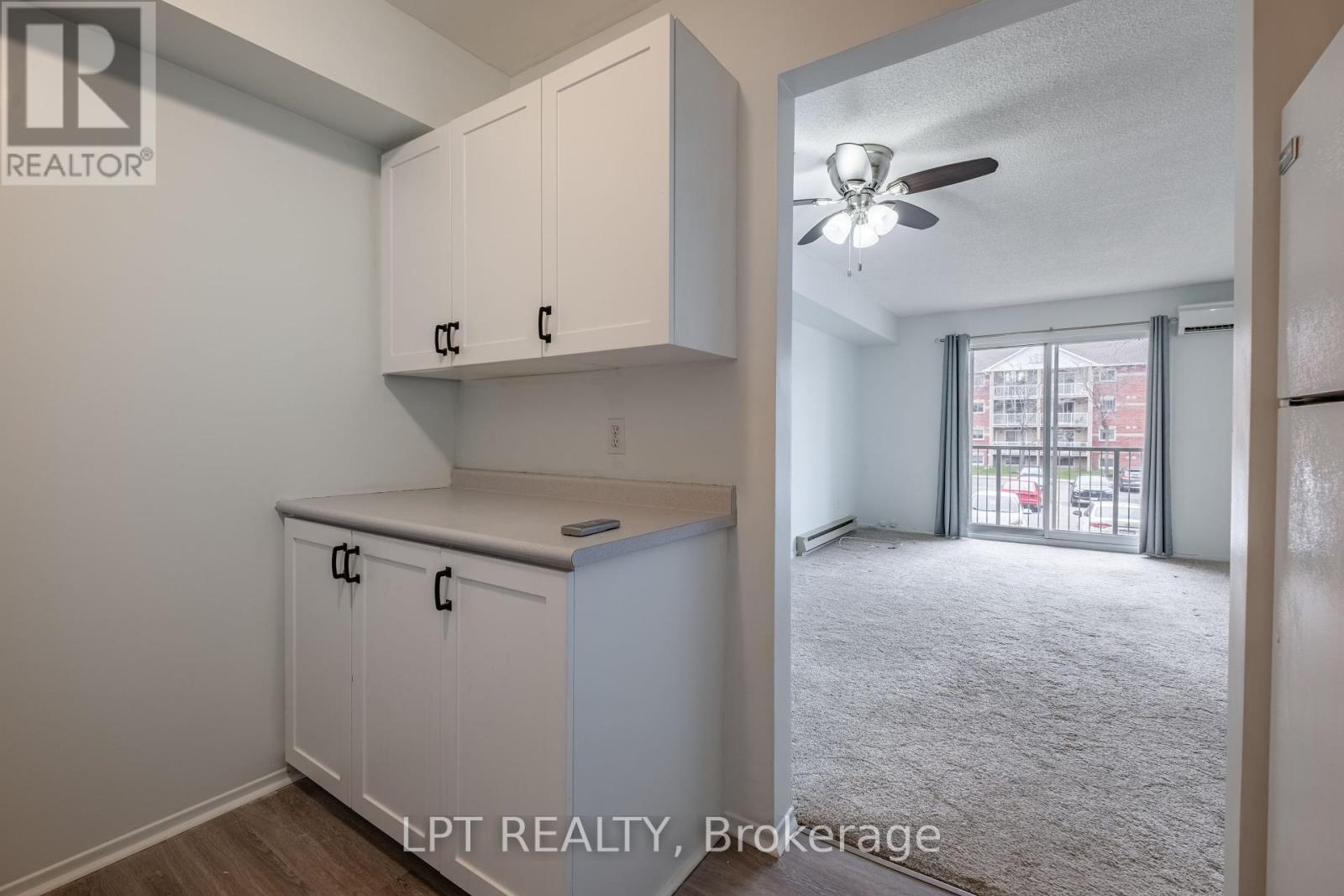 Photo 4 of 204 310 Kingsdale Avenue, Kingston ON