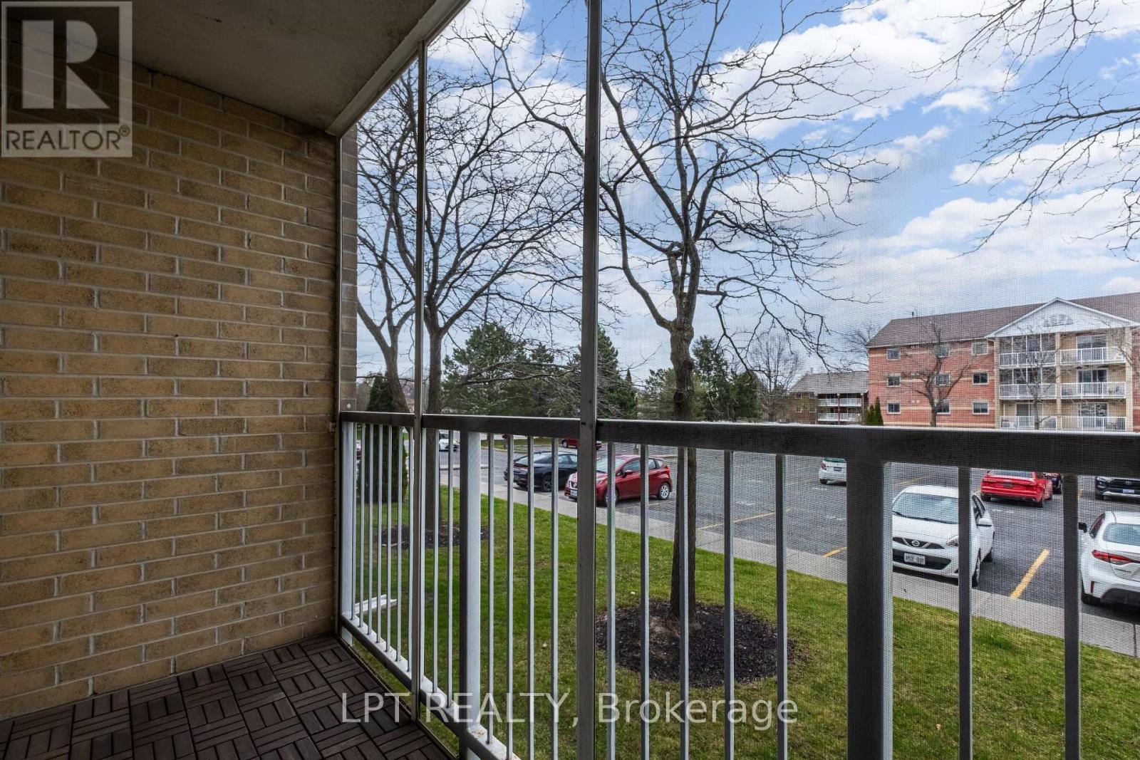 Photo 12 of 204 310 Kingsdale Avenue, Kingston ON