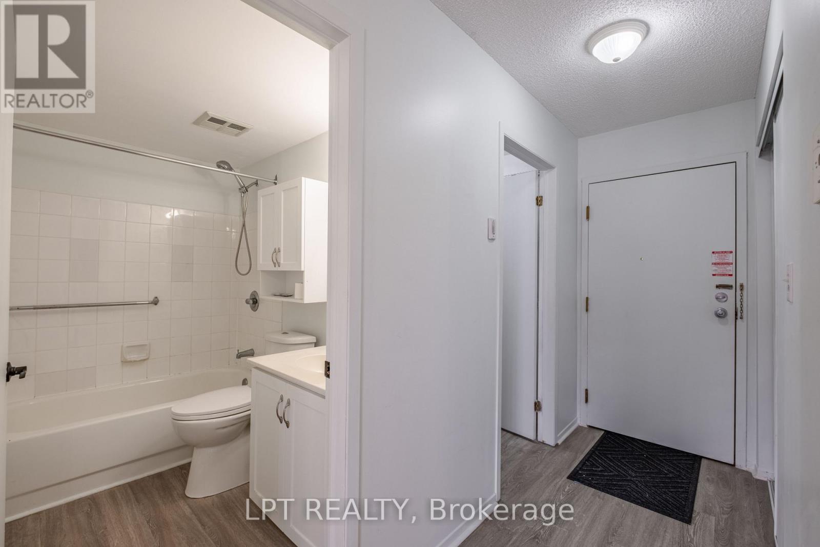 Photo 5 of 204 310 Kingsdale Avenue, Kingston ON