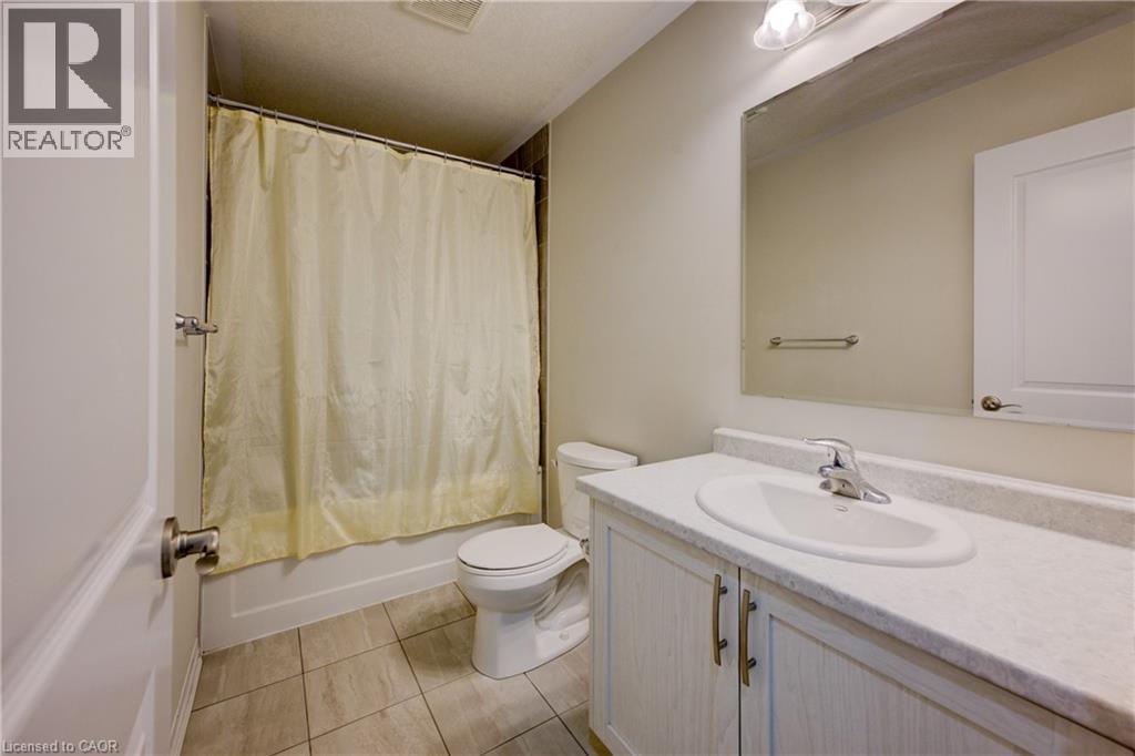 Photo 5 of 25 Isherwood Avenue Unit A 1, Cambridge ON