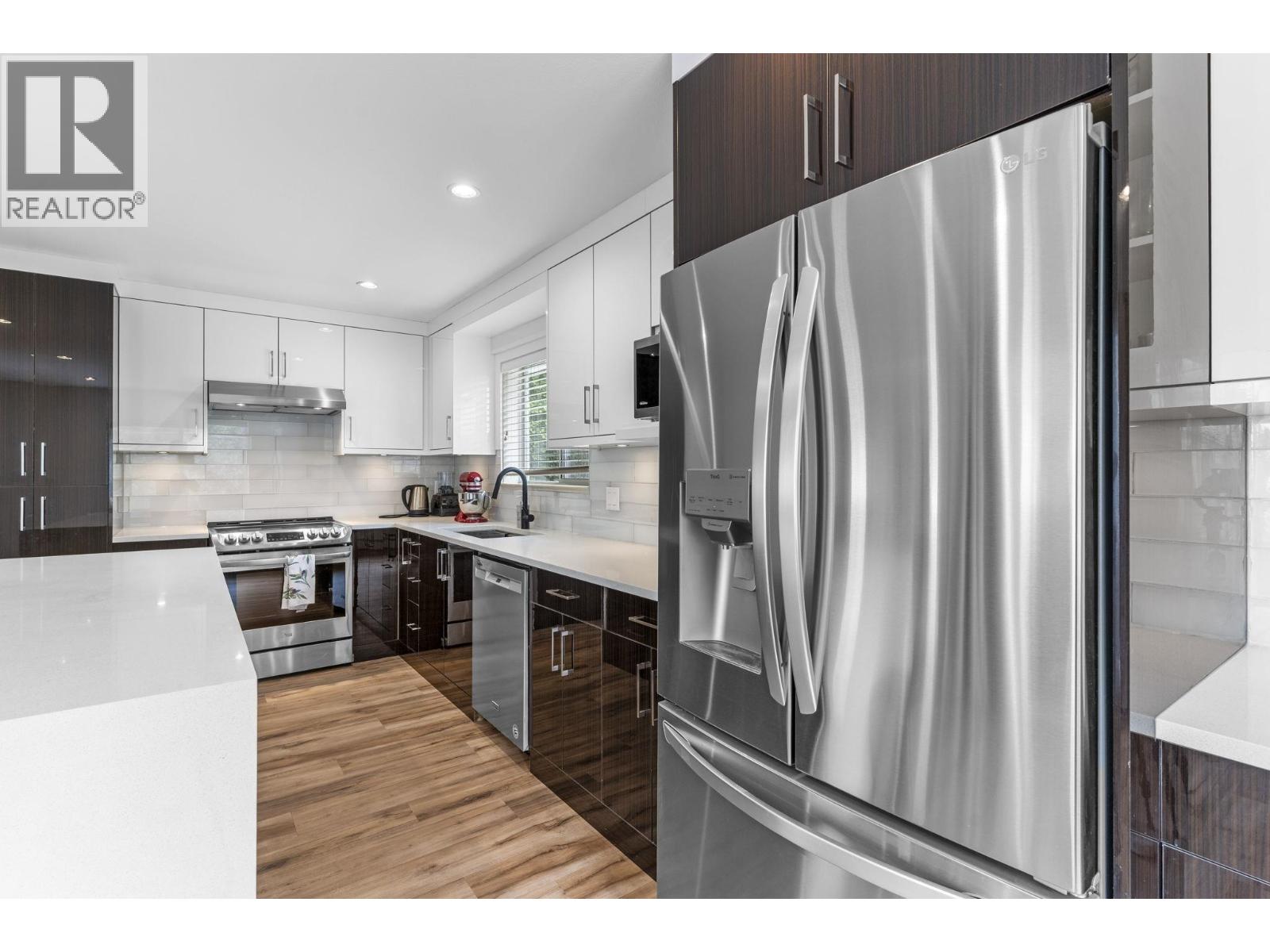 Photo 32 of 996 Duthie Avenue, Burnaby BC
