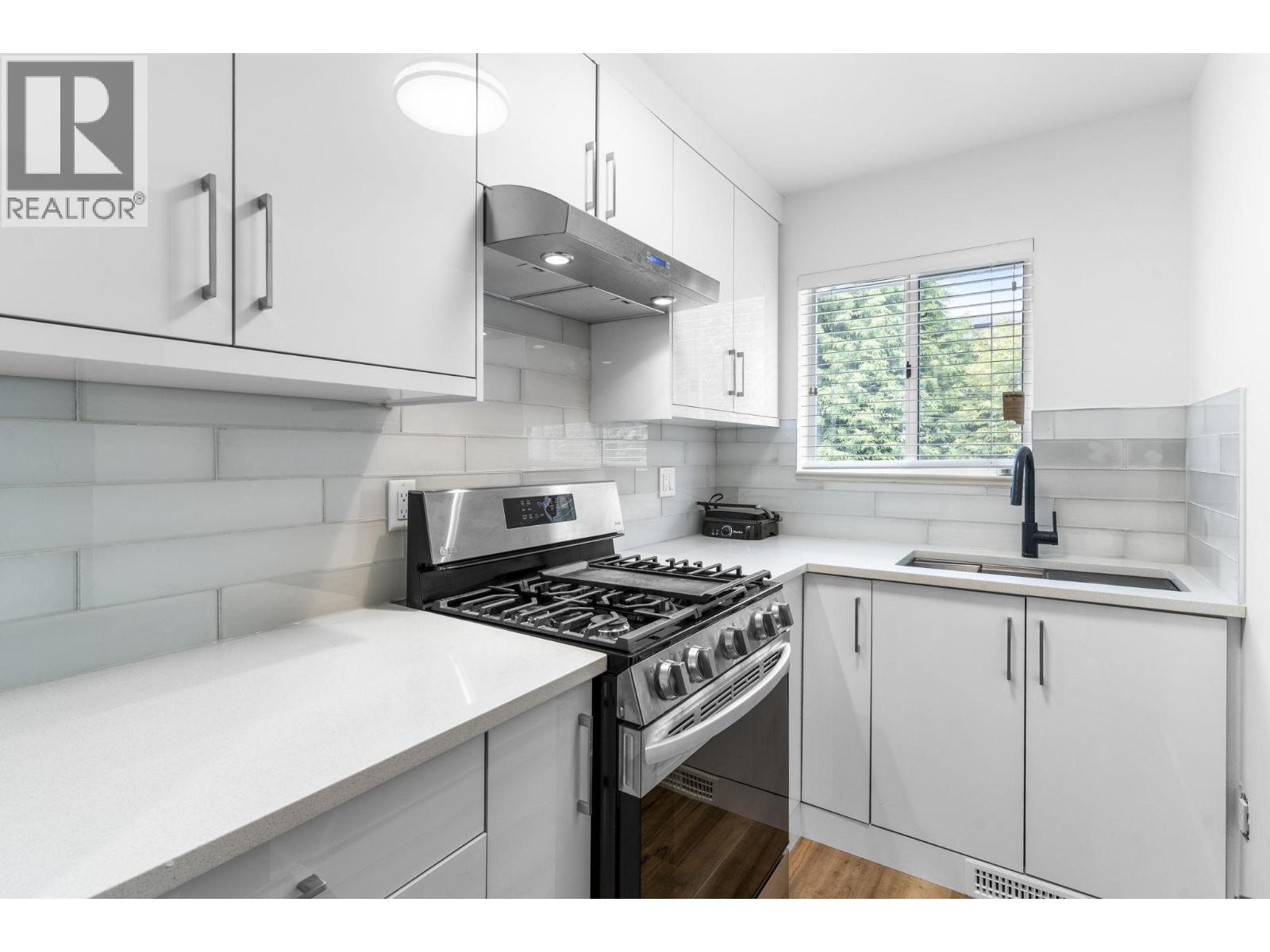 Photo 24 of 996 Duthie Avenue, Burnaby BC