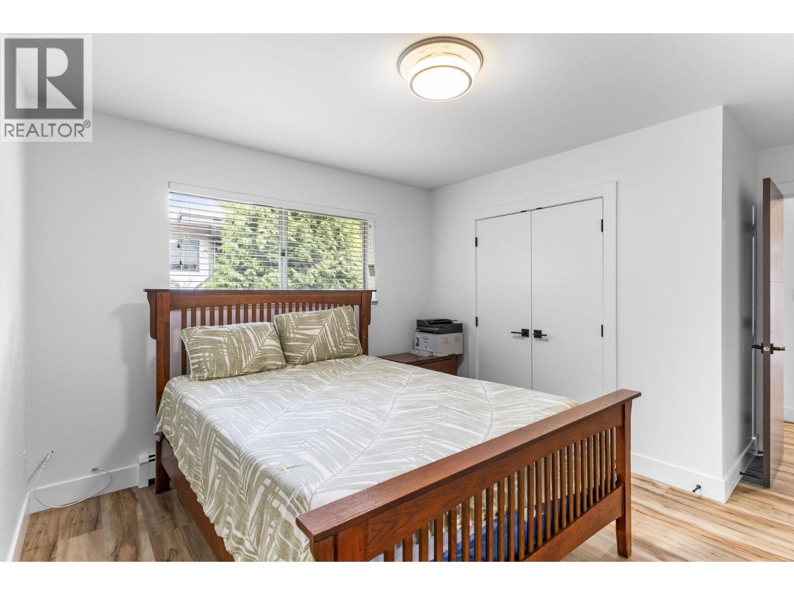 Photo 2 of 996 Duthie Avenue, Burnaby BC