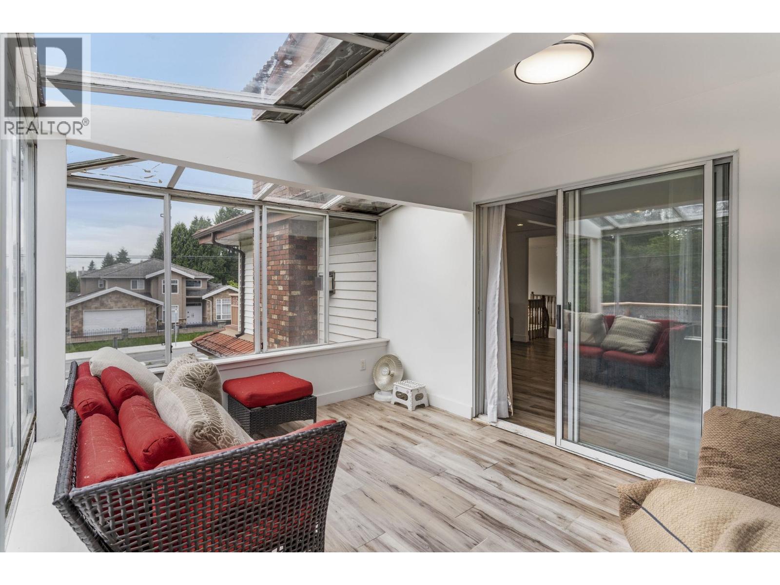 Photo 5 of 996 Duthie Avenue, Burnaby BC