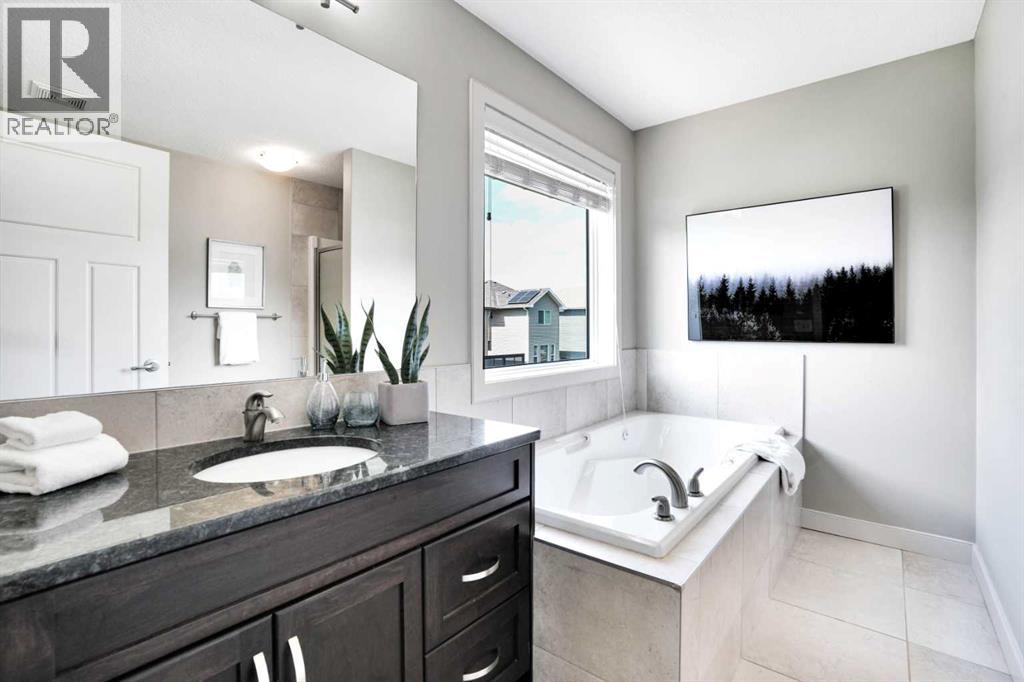 Single Family House for Sale in  Everhollow Street SW Evergreen Calgary 