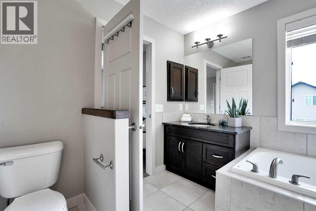 Single Family House for Sale in  Everhollow Street SW Evergreen Calgary 