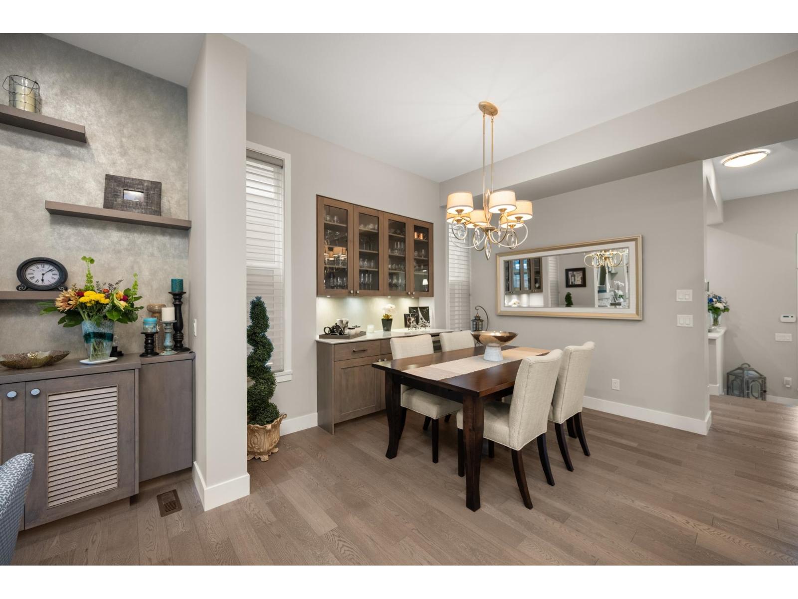 Photo 13 of 15868 Mountain View Drive, Surrey BC