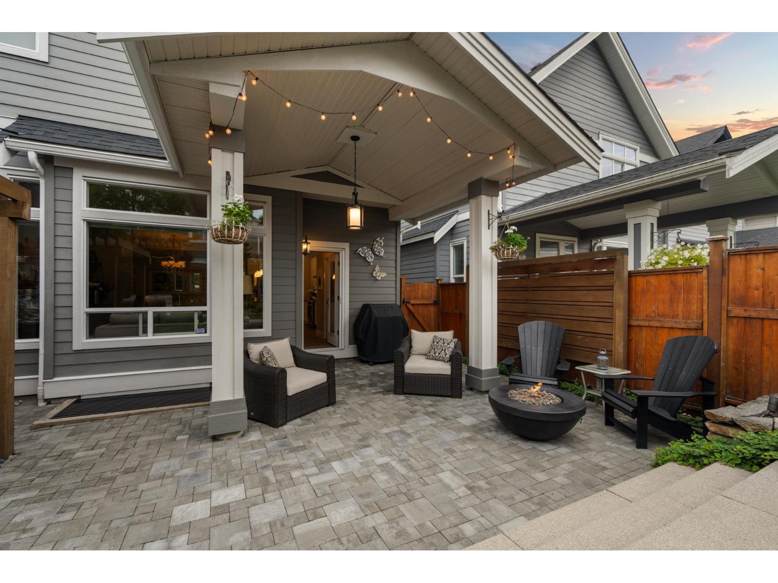 Photo 31 of 15868 Mountain View Drive, Surrey BC