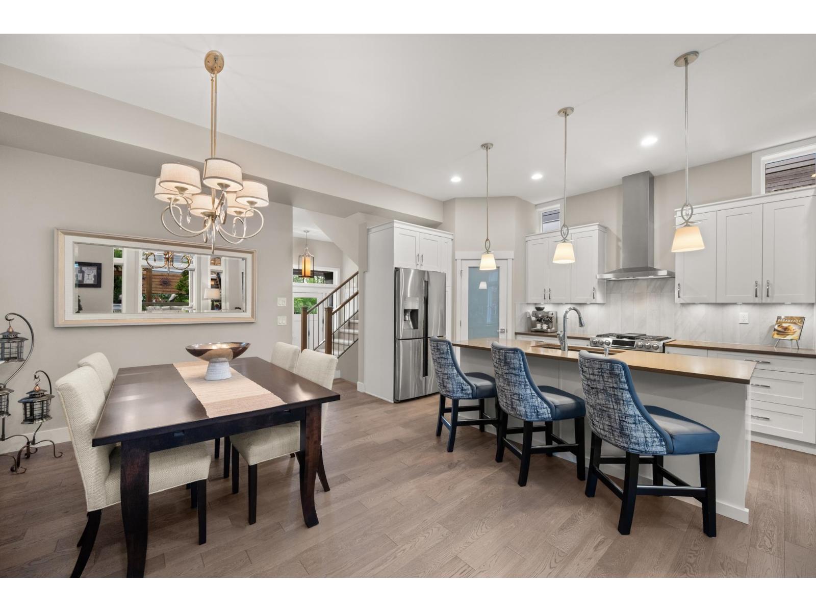 Photo 11 of 15868 Mountain View Drive, Surrey BC