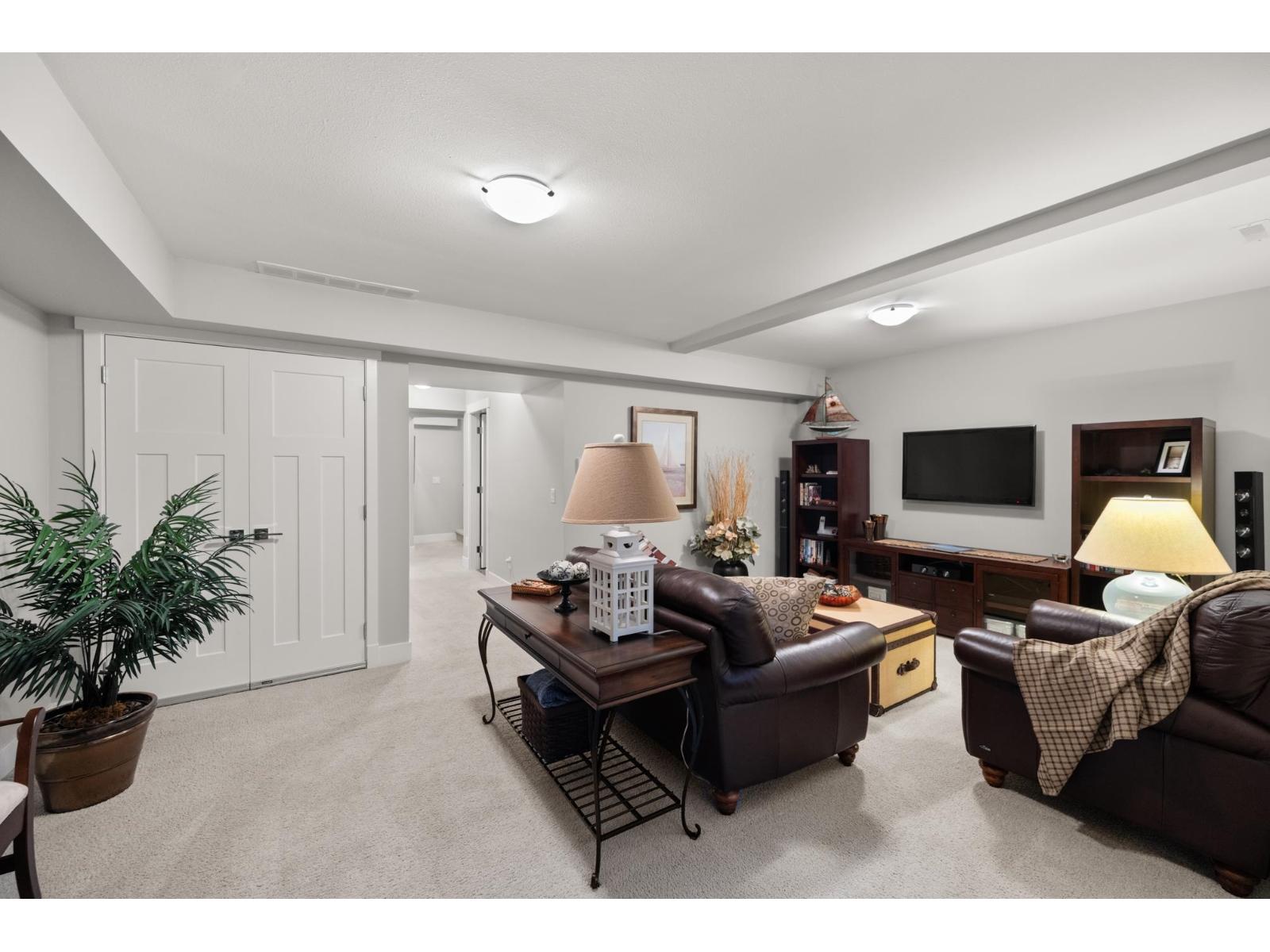 Photo 27 of 15868 Mountain View Drive, Surrey BC