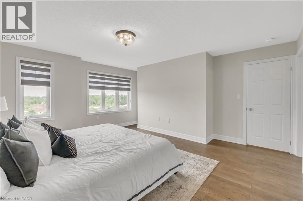 Photo 31 of 214 Blair Creek Drive, Kitchener ON