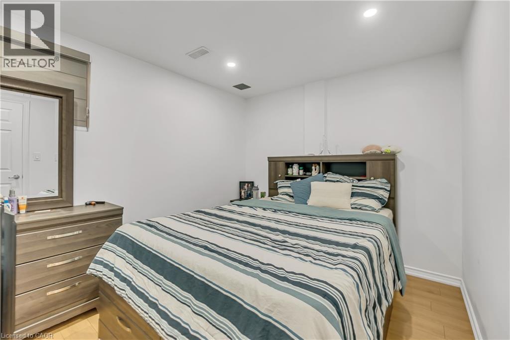 Photo 37 of 214 Blair Creek Drive, Kitchener ON