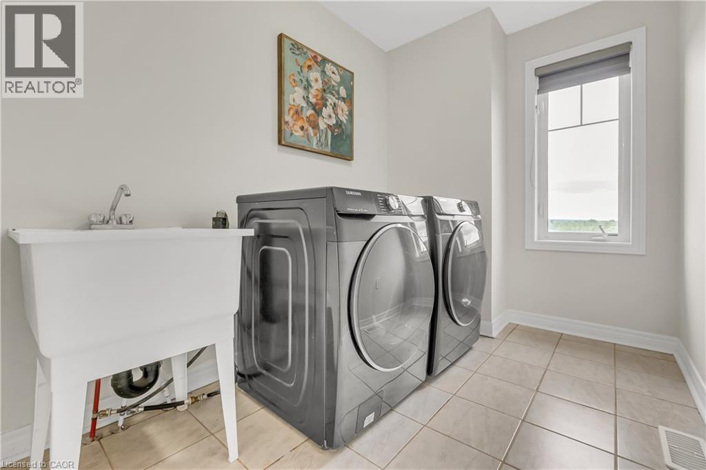 Photo 35 of 214 Blair Creek Drive, Kitchener ON