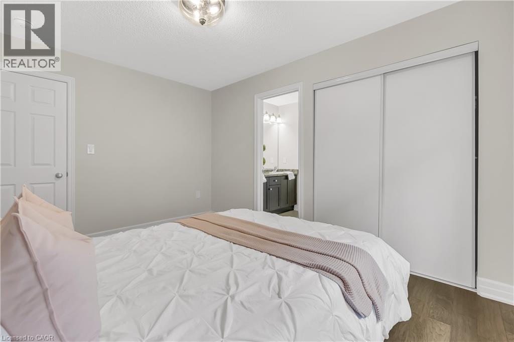 Photo 29 of 214 Blair Creek Drive, Kitchener ON