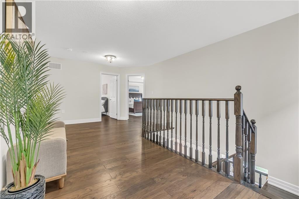 Photo 17 of 214 Blair Creek Drive, Kitchener ON