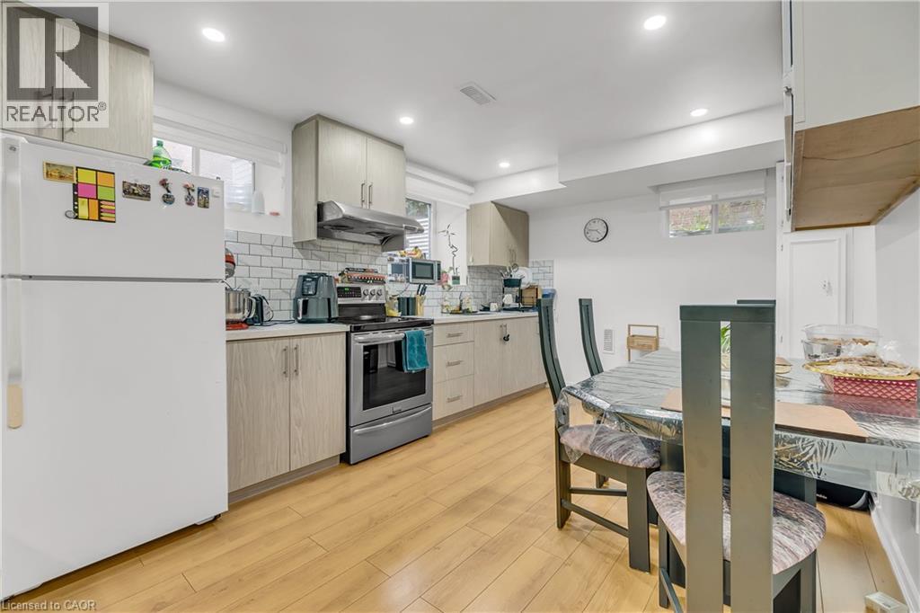 Photo 13 of 214 Blair Creek Drive, Kitchener ON