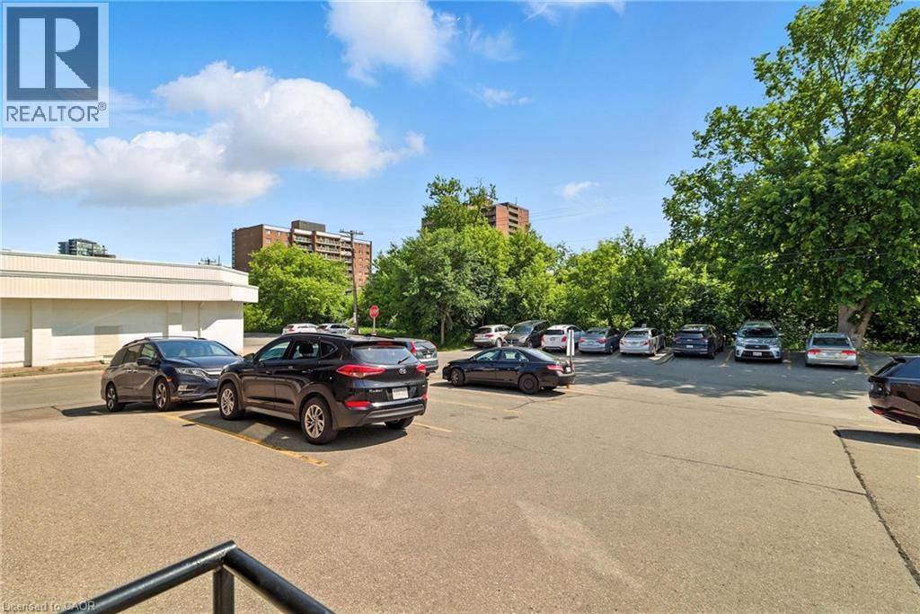 Photo 11 of 690 Belmont Avenue W Unit 102, Kitchener ON