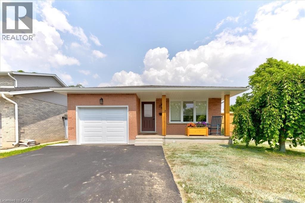 Photo 42 of 2 Pipers Green Court, Kitchener ON