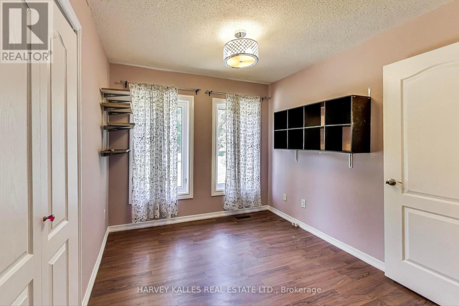 Photo 35 of 197 Park Avenue, East Gwillimbury ON