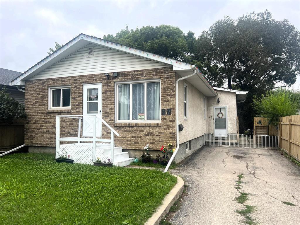 Photo 2 of 47 Dundurand Avenue, Winnipeg MB