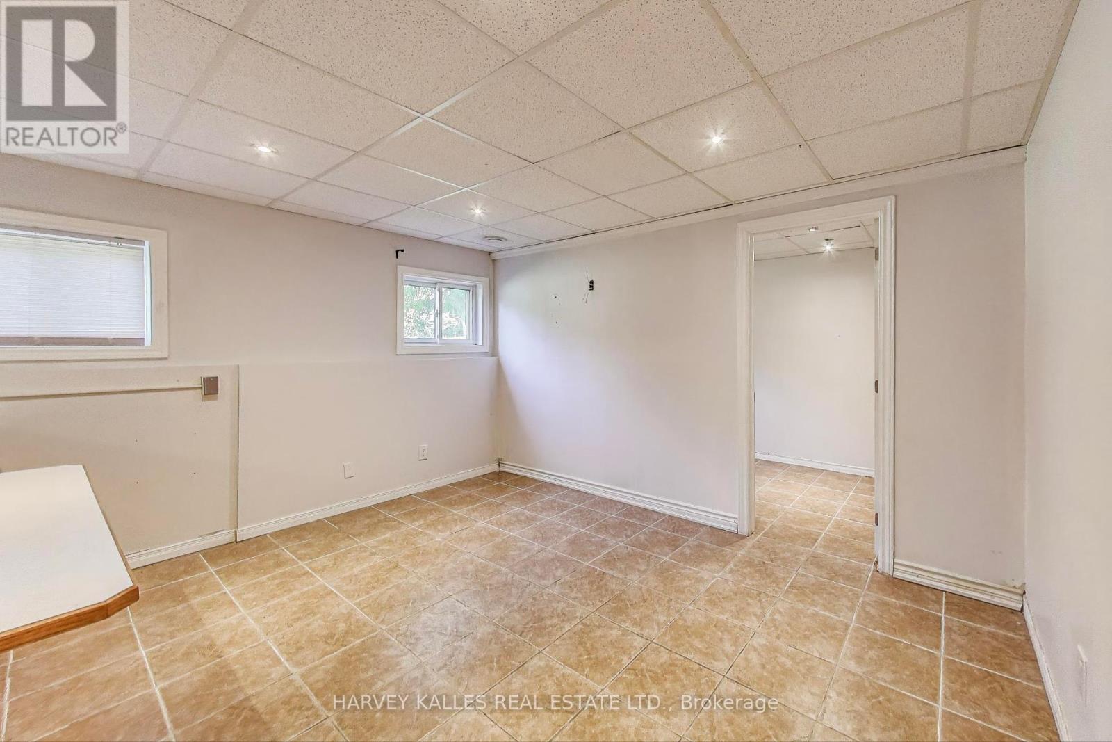 Photo 38 of 197 Park Avenue, East Gwillimbury ON