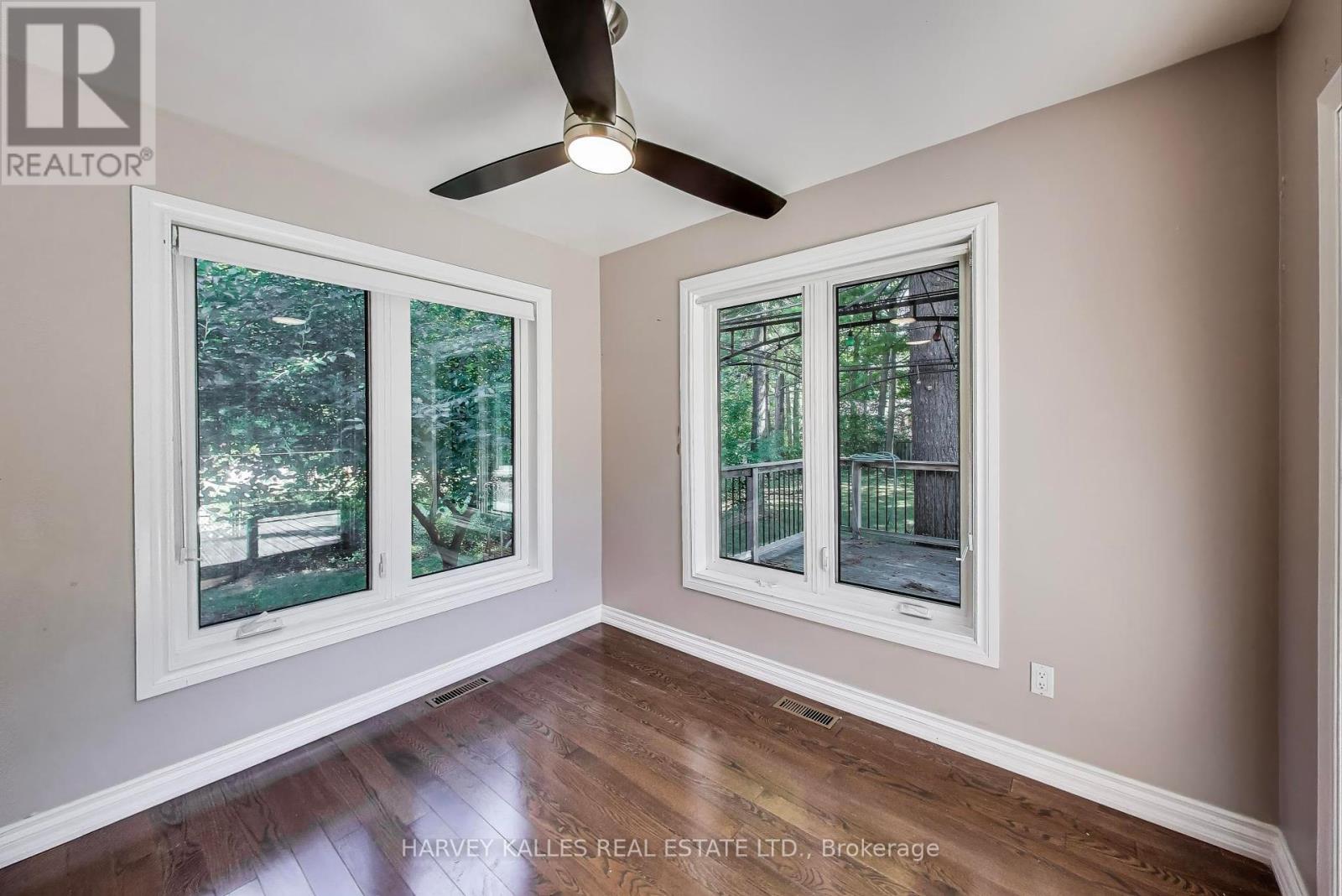 Photo 12 of 197 Park Avenue, East Gwillimbury ON