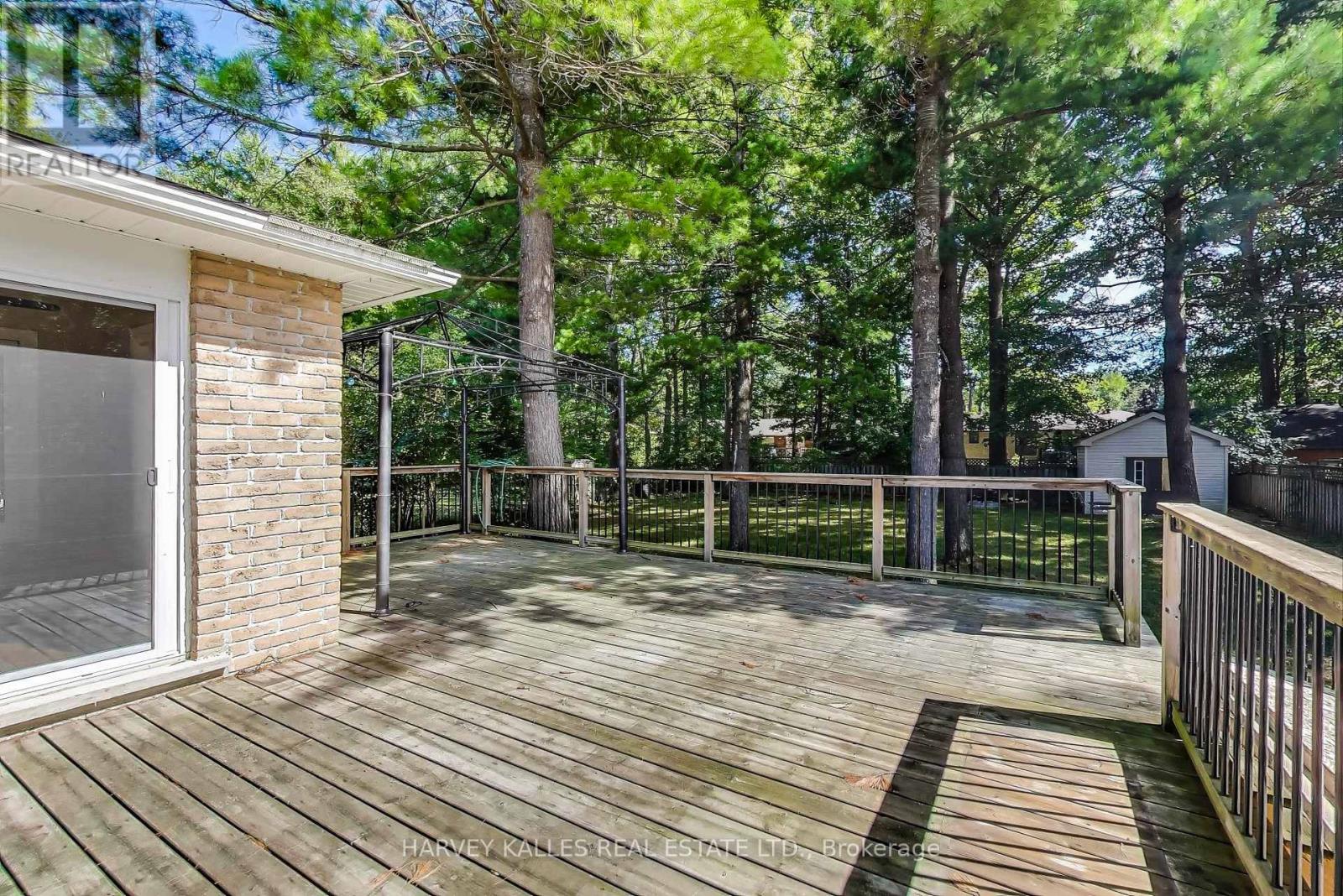 Photo 45 of 197 Park Avenue, East Gwillimbury ON