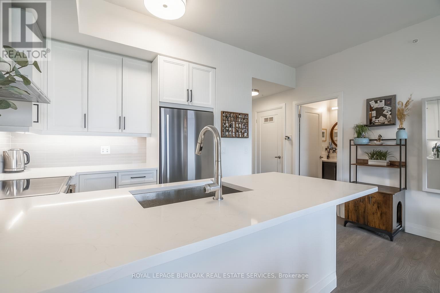 Photo 11 of 604 500 Brock Avenue, Burlington ON