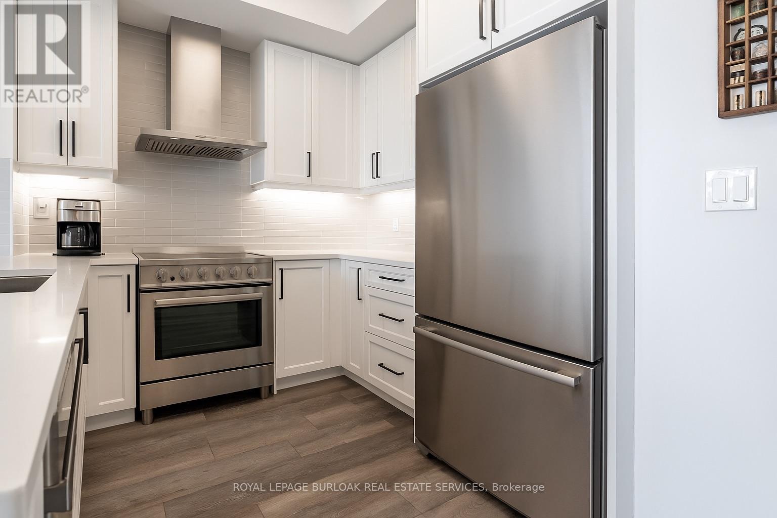 Photo 9 of 604 500 Brock Avenue, Burlington ON