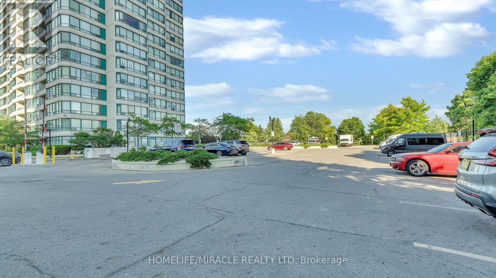 Photo 38 of 2009 550 Webb Drive, Mississauga ON