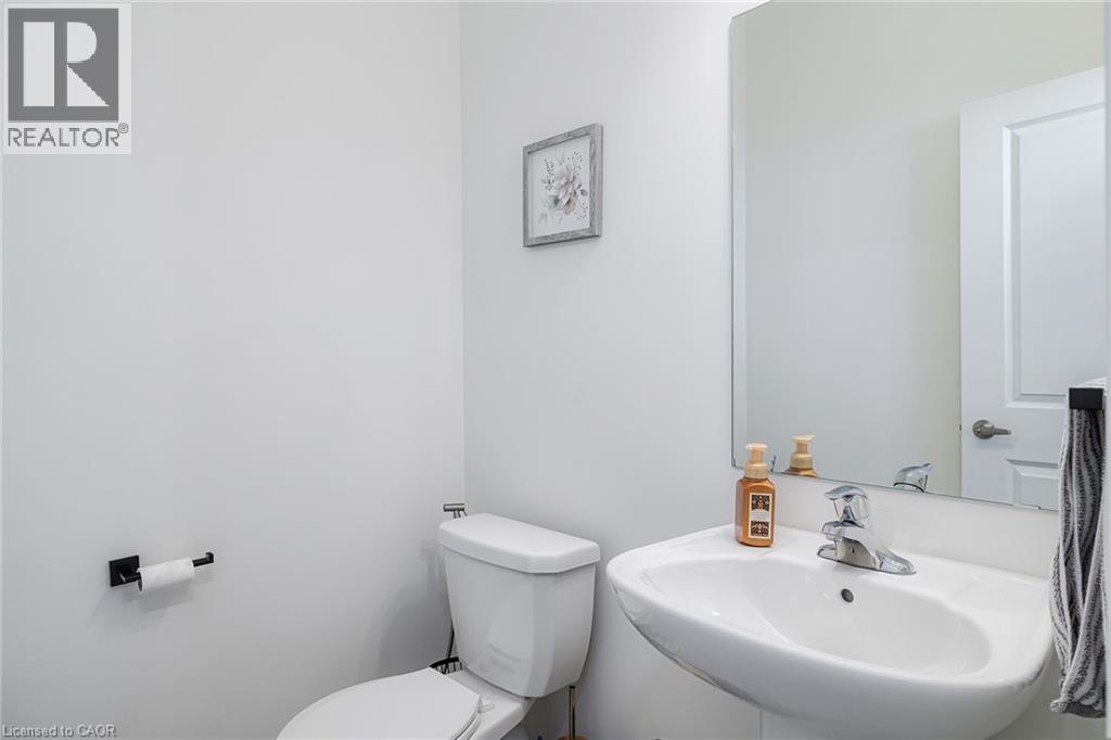 Photo 15 of 469 Provident Way, Mount Hope ON