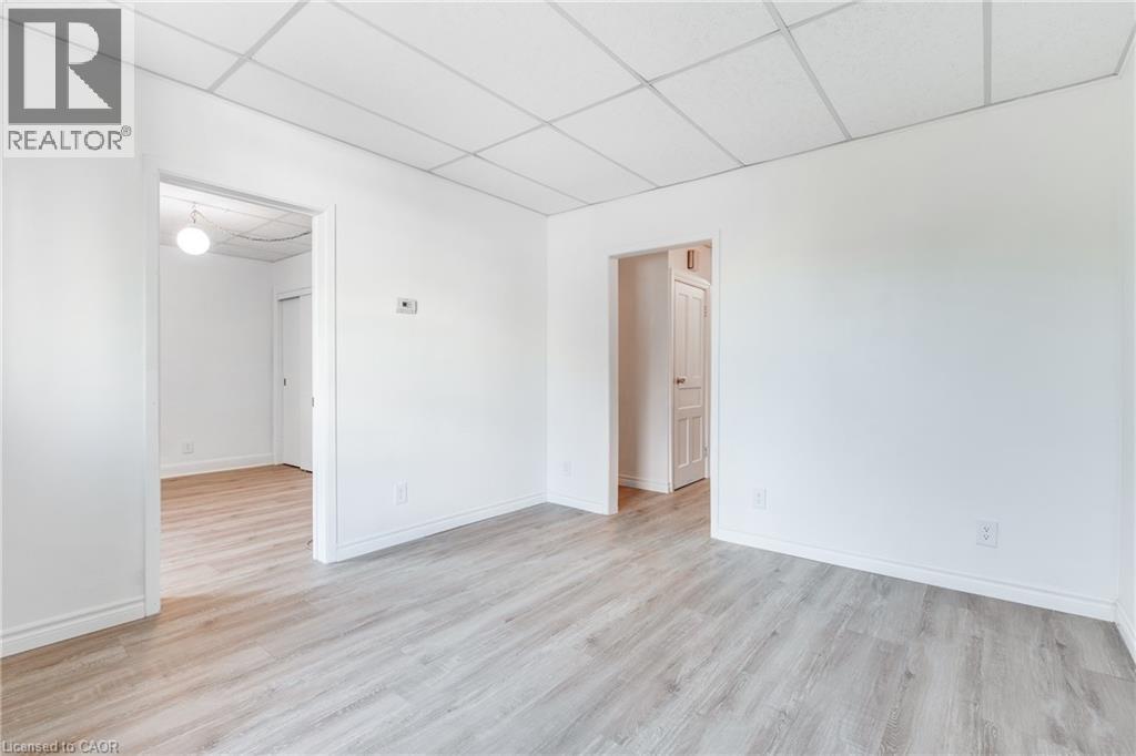 Photo 14 of 45 East Bend Avenue N, Hamilton ON