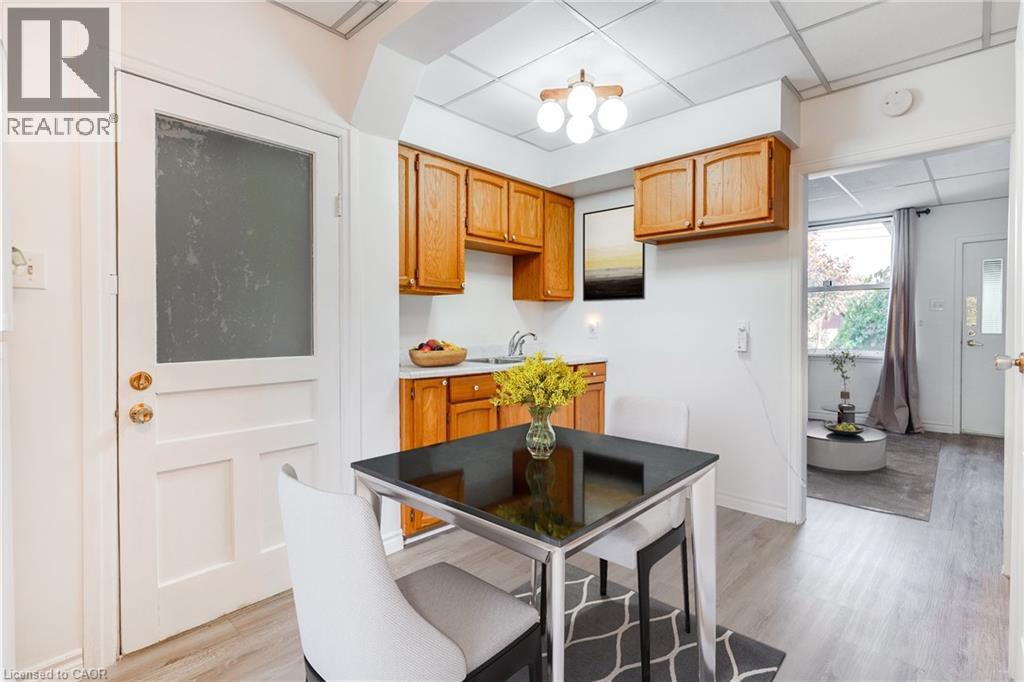 Photo 13 of 45 East Bend Avenue N, Hamilton ON