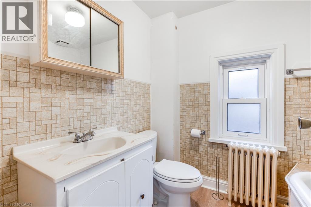 Photo 20 of 45 East Bend Avenue N, Hamilton ON